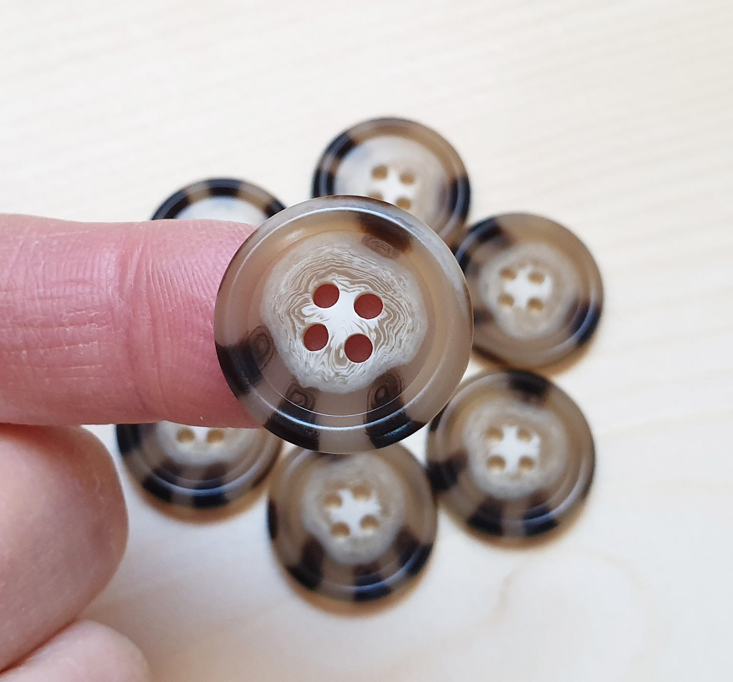 VINTAGE LEOPARD / 15-28 mm / Resin Buttons / Sewing Buttons