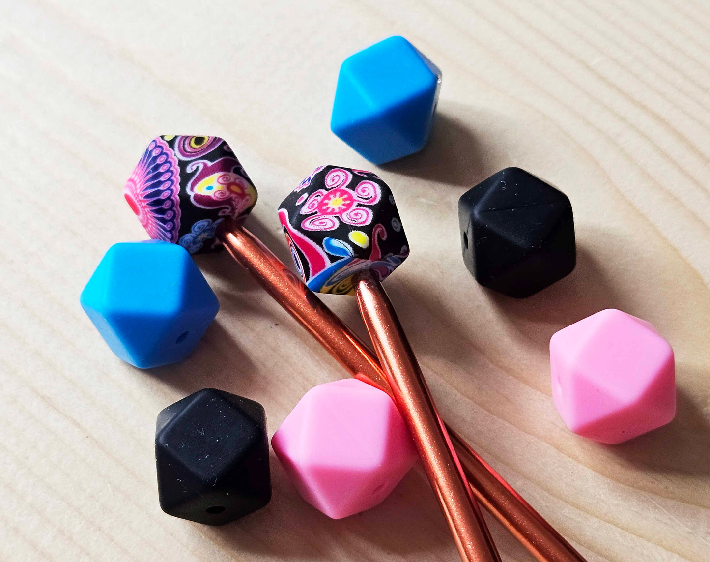 HEXAGONAL VIVID MANDALA STITCH STOPPERS / Knitting Needle Stoppers / Point Protection / Notions