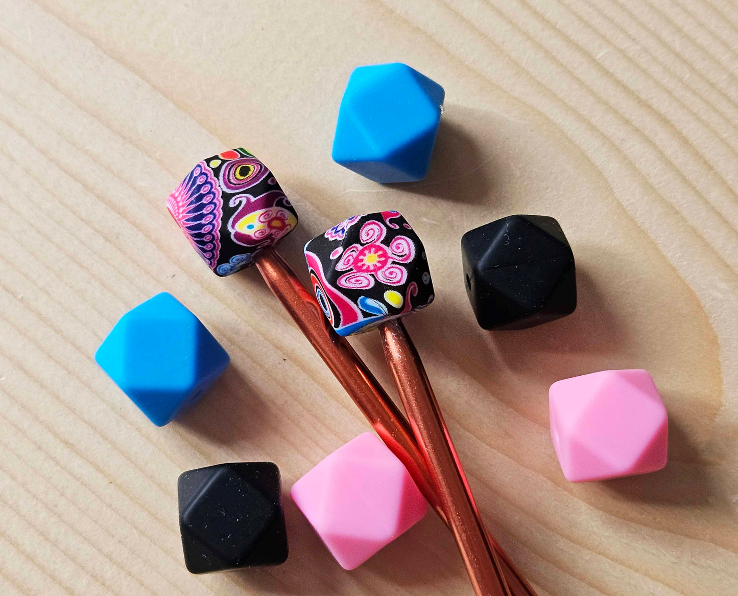 HEXAGONAL VIVID MANDALA STITCH STOPPERS / Knitting Needle Stoppers / Point Protection / Notions