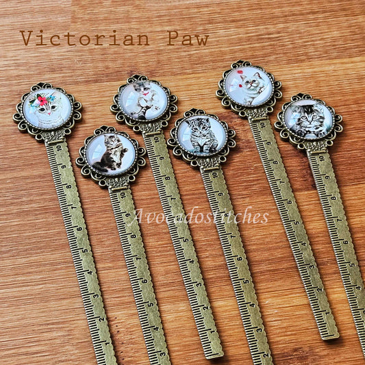 Clearance // VICTORIAN PAW – Antique Bronze Cat Yarn Ruler / Metal Bookmark / Knitting Crochet Sewing Needlework Notions Tools