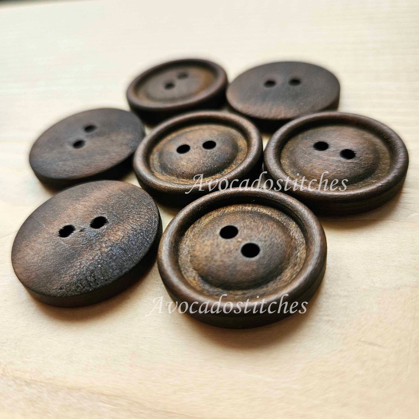 VINTAGE BROWN / 25mm - 4 buttons / Wooden Buttons / Sewing Buttons