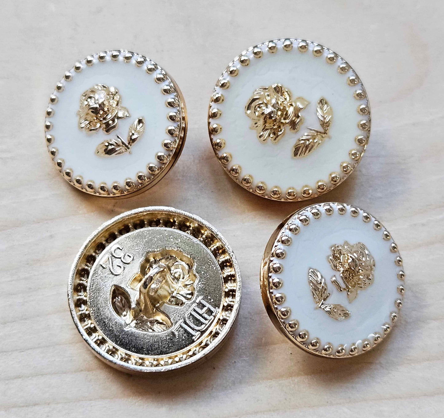 GOLDEN ROSE / 17.5-22mm / Set of 4 buttons / Metal Shank Buttons / Sewing Buttons