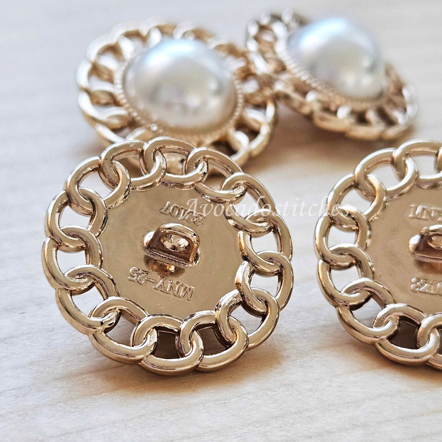 VINTAGE WHITE PEARL SHANK / Metal Shank Buttons with Imitation Pearls / 25mm (Set of 4)