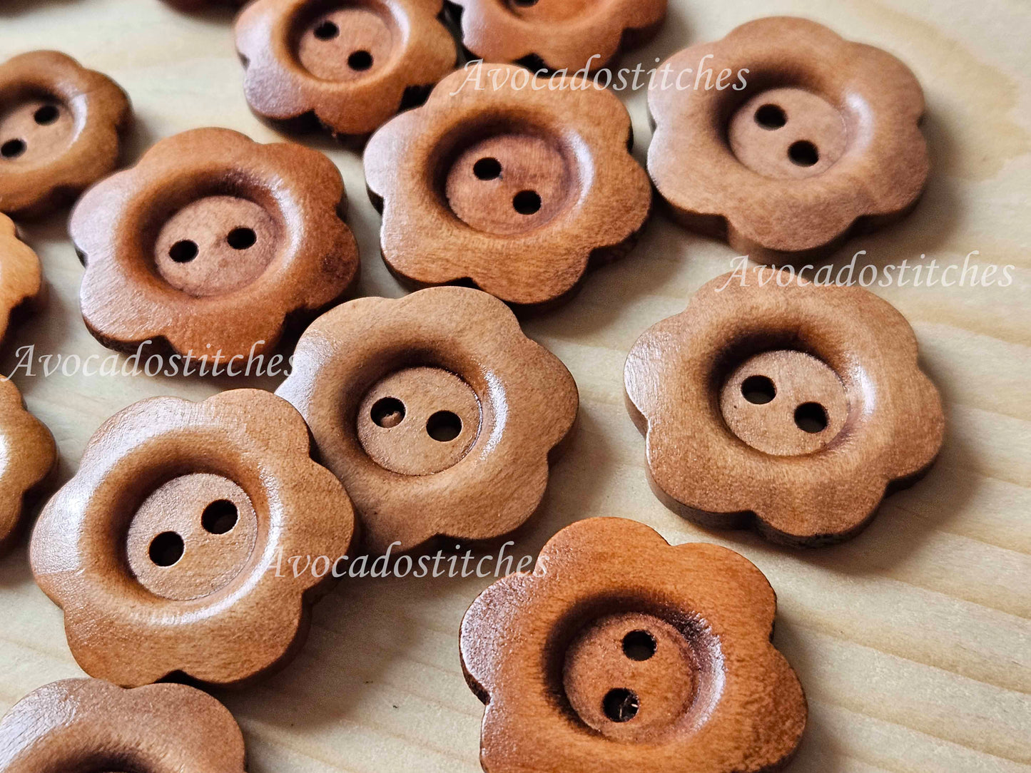 VINTAGE FLOWER BROWN 2-Hole / 15-25mm / Set of 6 buttons / Wooden Buttons / Sewing Buttons