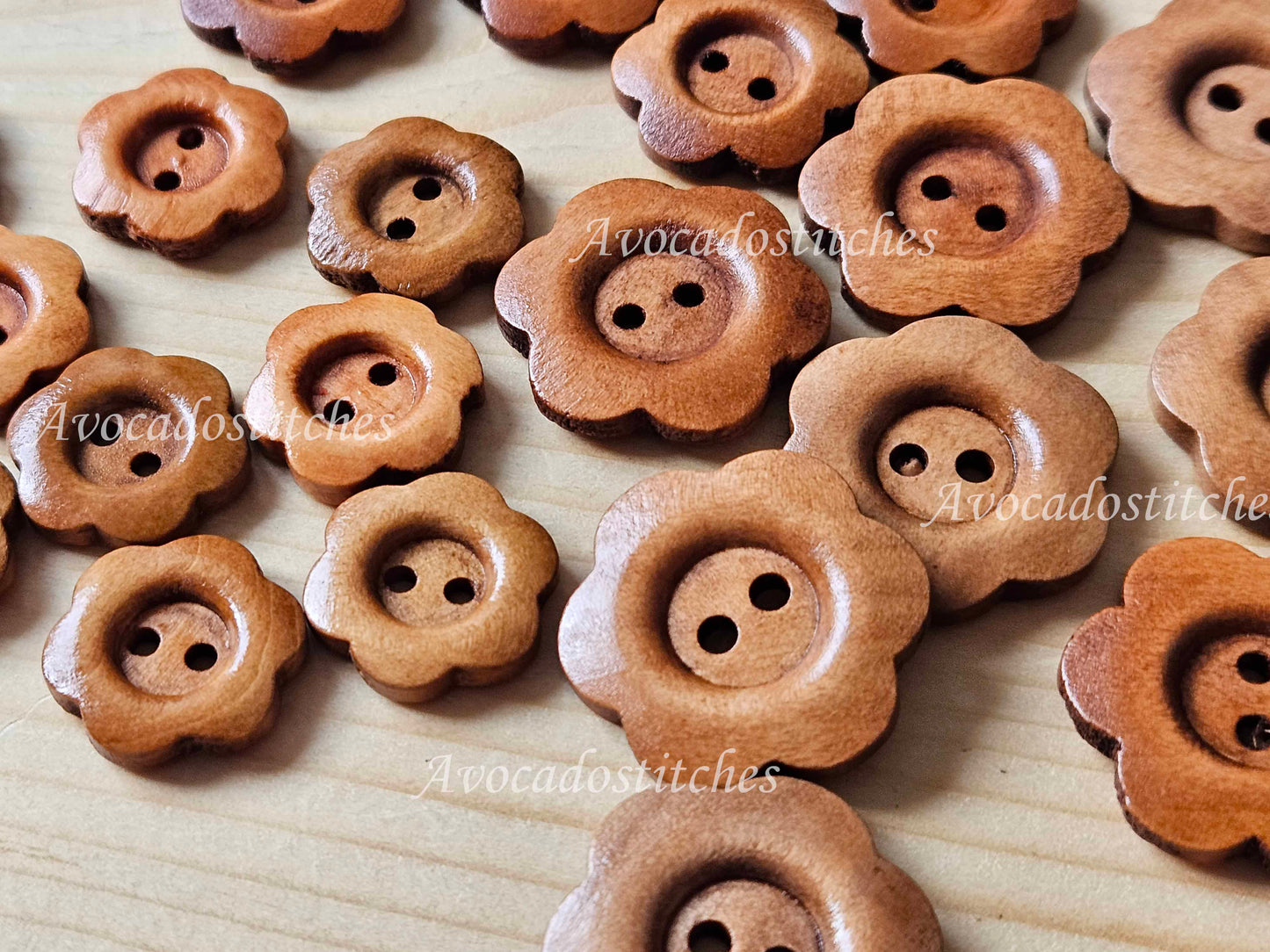 VINTAGE FLOWER BROWN 2-Hole / 15-25mm / Set of 6 buttons / Wooden Buttons / Sewing Buttons
