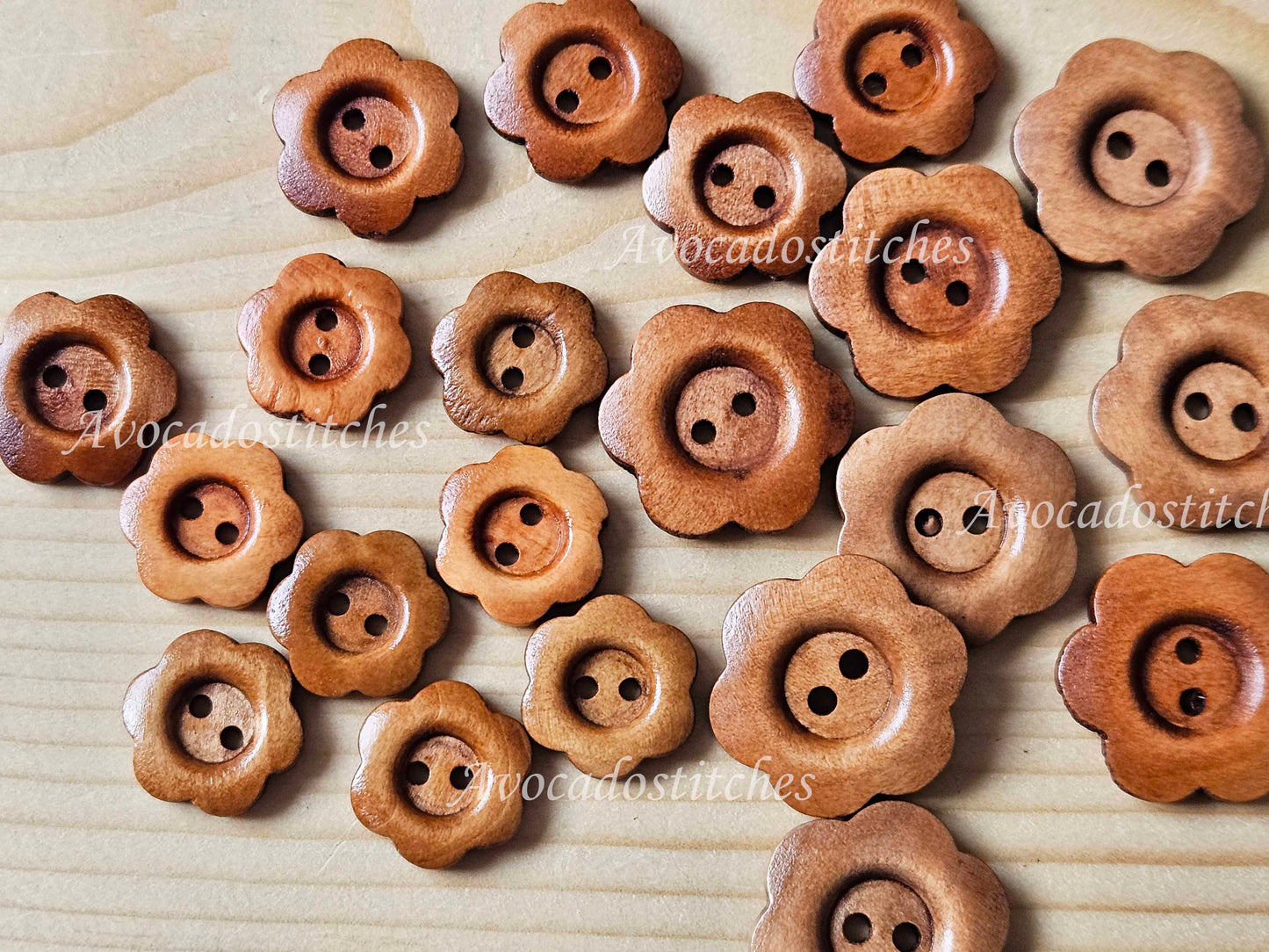 VINTAGE FLOWER BROWN 2-Hole / 15-25mm / Set of 6 buttons / Wooden Buttons / Sewing Buttons