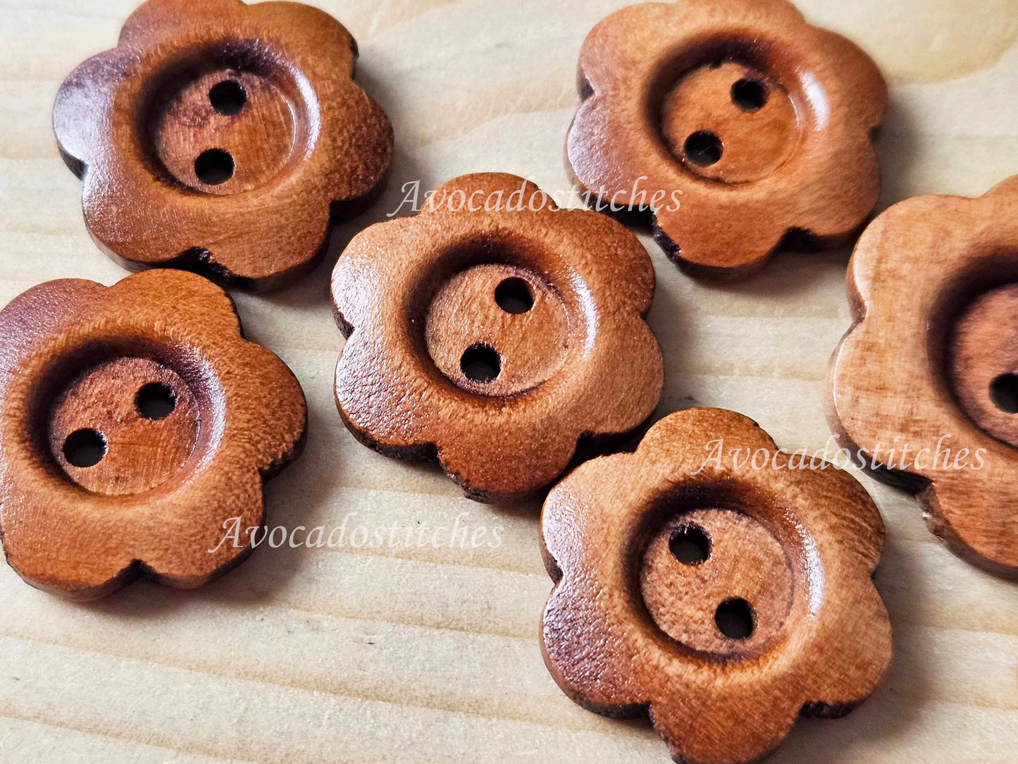 VINTAGE FLOWER BROWN 2-Hole / 15-25mm / Set of 6 buttons / Wooden Buttons / Sewing Buttons