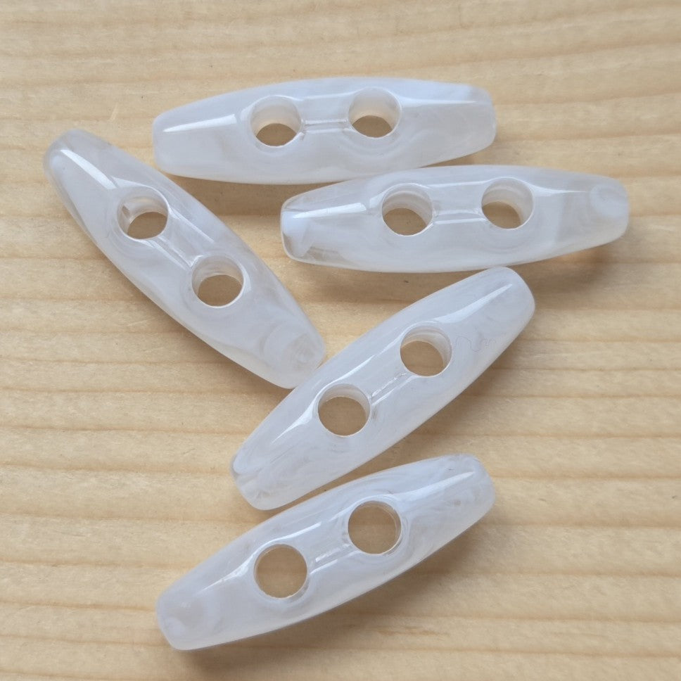 WHITE SWIRL / Resin Toggle Buttons / 31mm / Set of 6