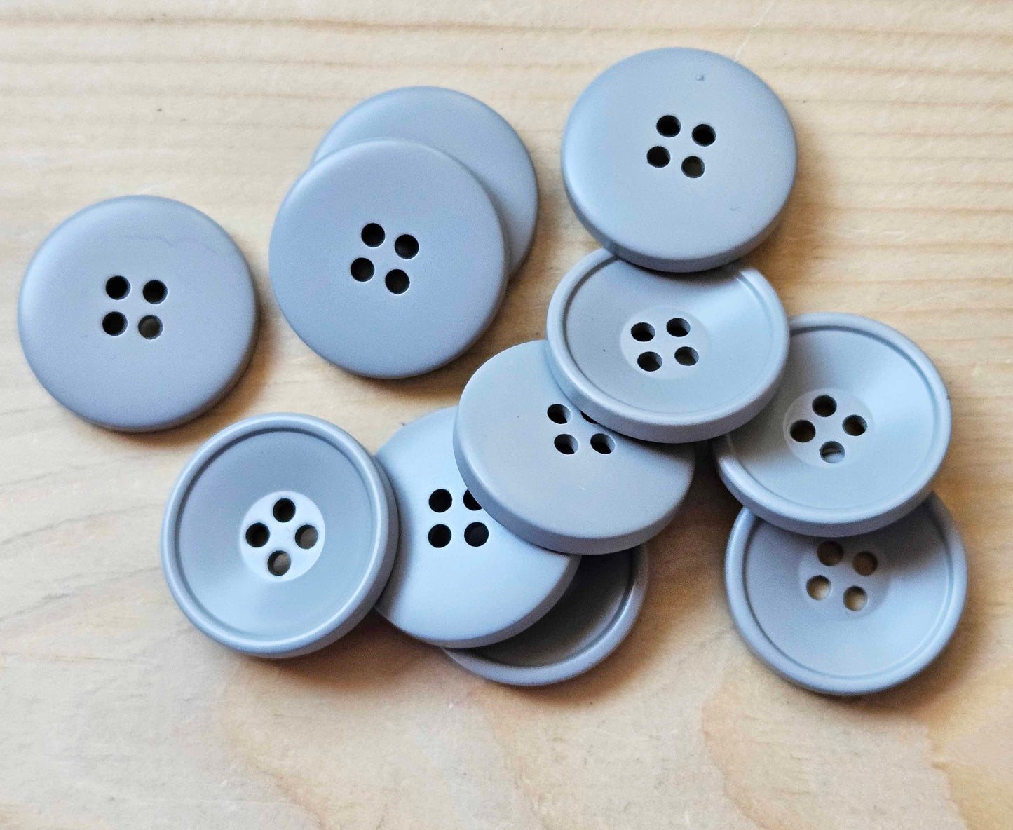 LIGHT GREY Korean Resin / 25-30mm / Set of 4 buttons / Korean Style Resin Buttons / Sewing Buttons