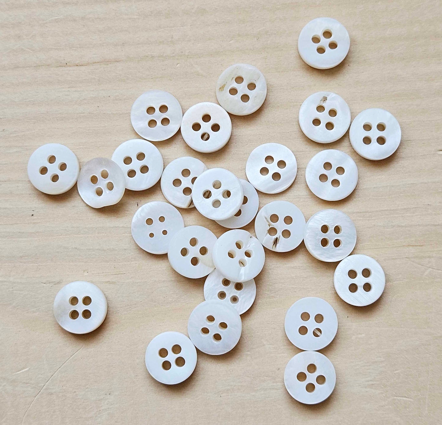 4-HOLE WHITE Seashell Buttons / 10mm - 6 buttons / MOP Shell Buttons / Sewing Buttons