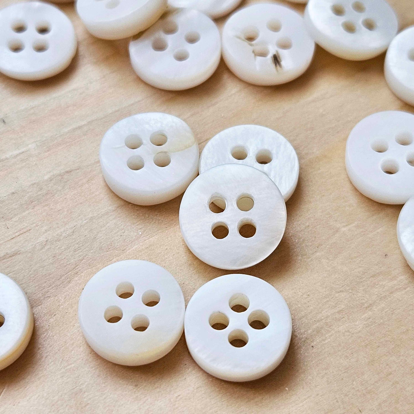 4-HOLE WHITE Seashell Buttons / 10mm - 6 buttons / MOP Shell Buttons / Sewing Buttons