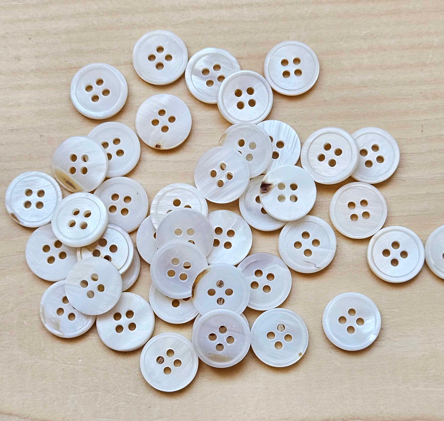 4-HOLE WHITE Seashell Buttons / 12.5mm - 6 buttons / MOP Shell Buttons / Sewing Buttons