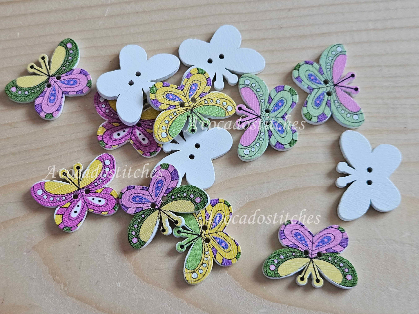 SWALLOWTAIL BUTTERFLY / 20*25mm / 8 buttons / Wooden Buttons / Sewing Buttons