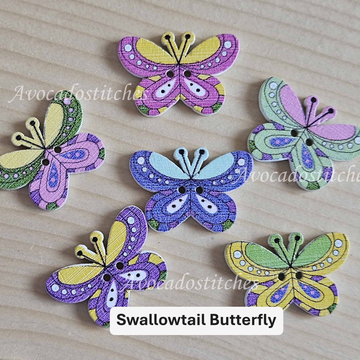 BUTTERFLY / 8 buttons / Wooden Buttons / Sewing Buttons