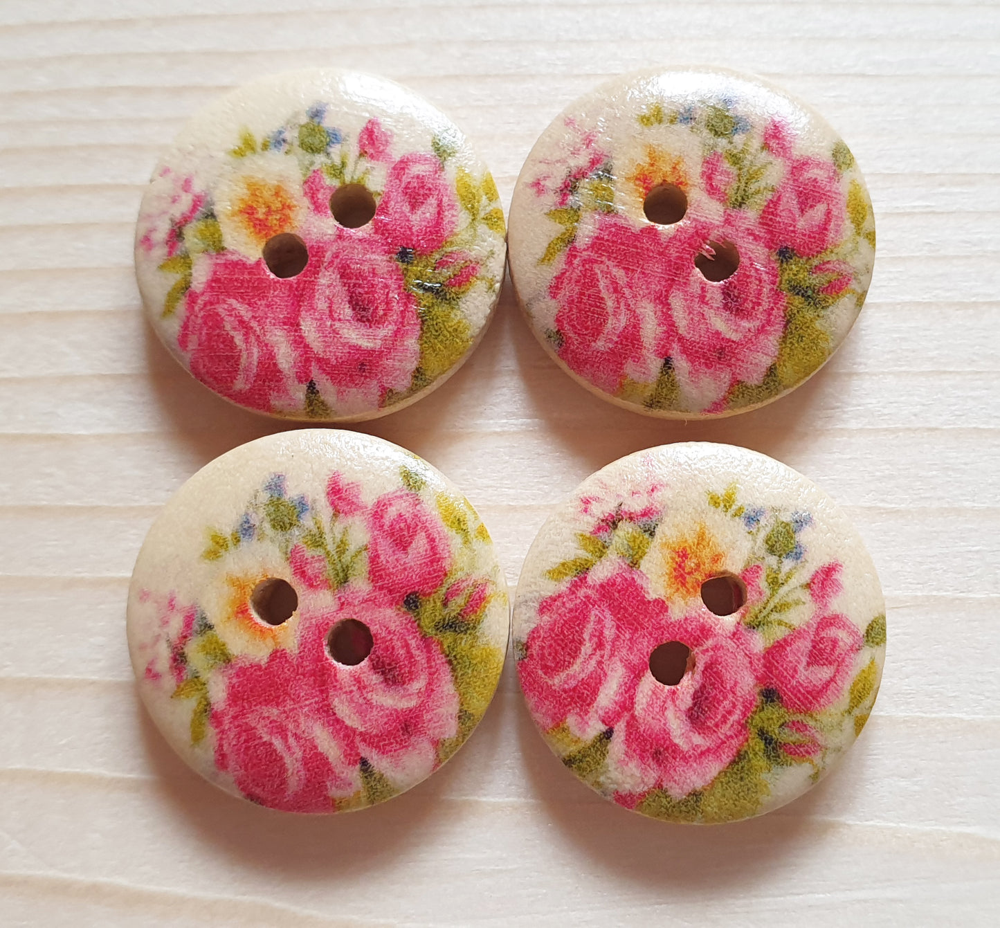 PINK ROSES / 18mm - 6 buttons / Wooden Buttons / Sewing Buttons