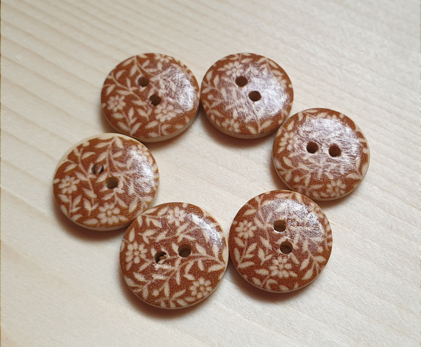 BROWN DAISIES / 18mm - 6 buttons / Wooden Buttons / Sewing Buttons