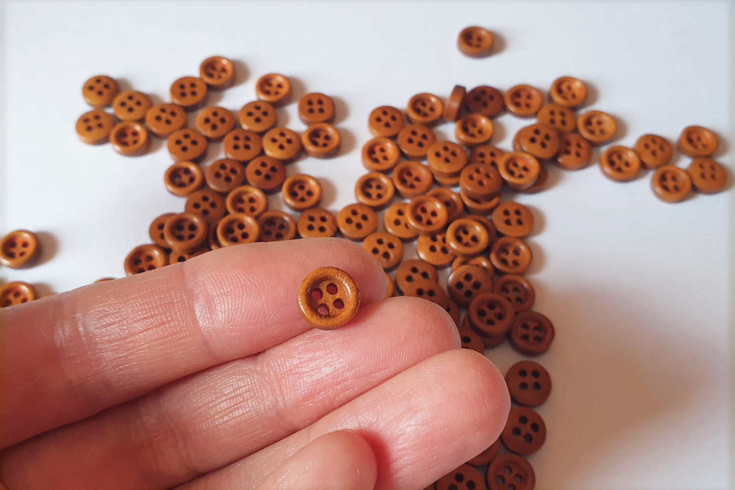 4-HOLE MINI Peanut Brown / 9mm / Set of 8 buttons / Wooden Buttons / Sewing Buttons