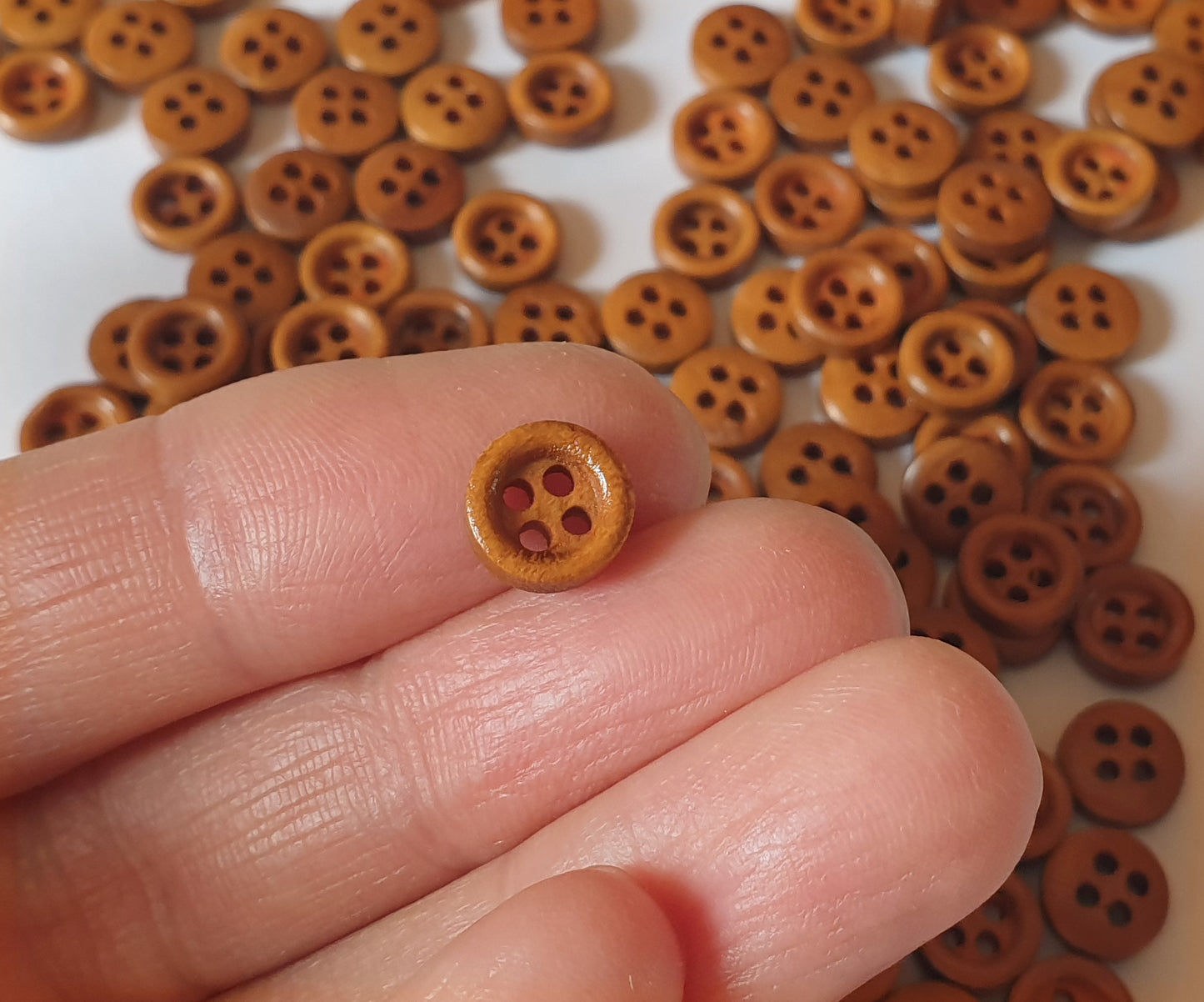 4-HOLE MINI Peanut Brown / 9mm / Set of 8 buttons / Wooden Buttons / Sewing Buttons