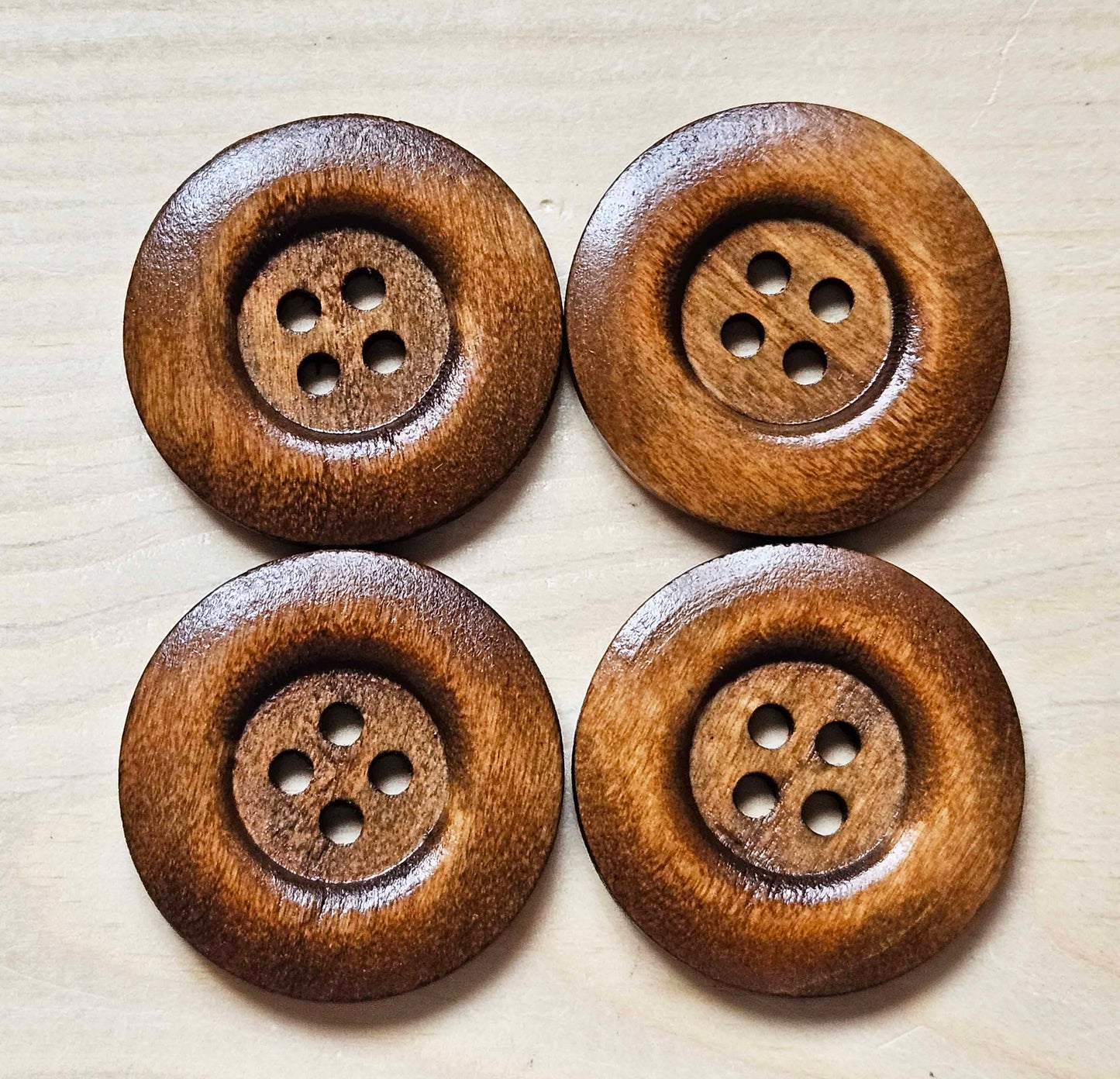 Clearance // THICK EDGE / Vintage Brown 4-Hole Wooden Buttons / 40mm (Set of 4)