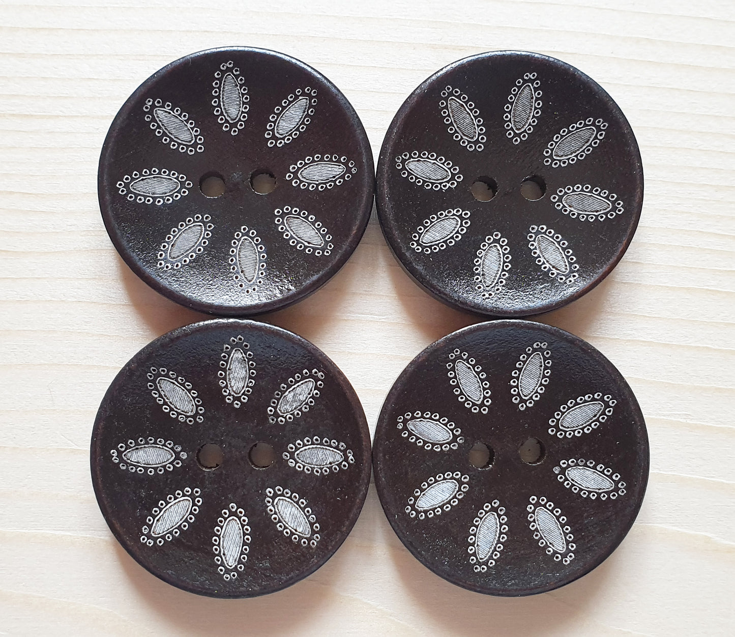 Clearance // 8-PETAL FLORAL / Dark Brown 2-Hole Wooden Buttons / 30mm (Set of 4)