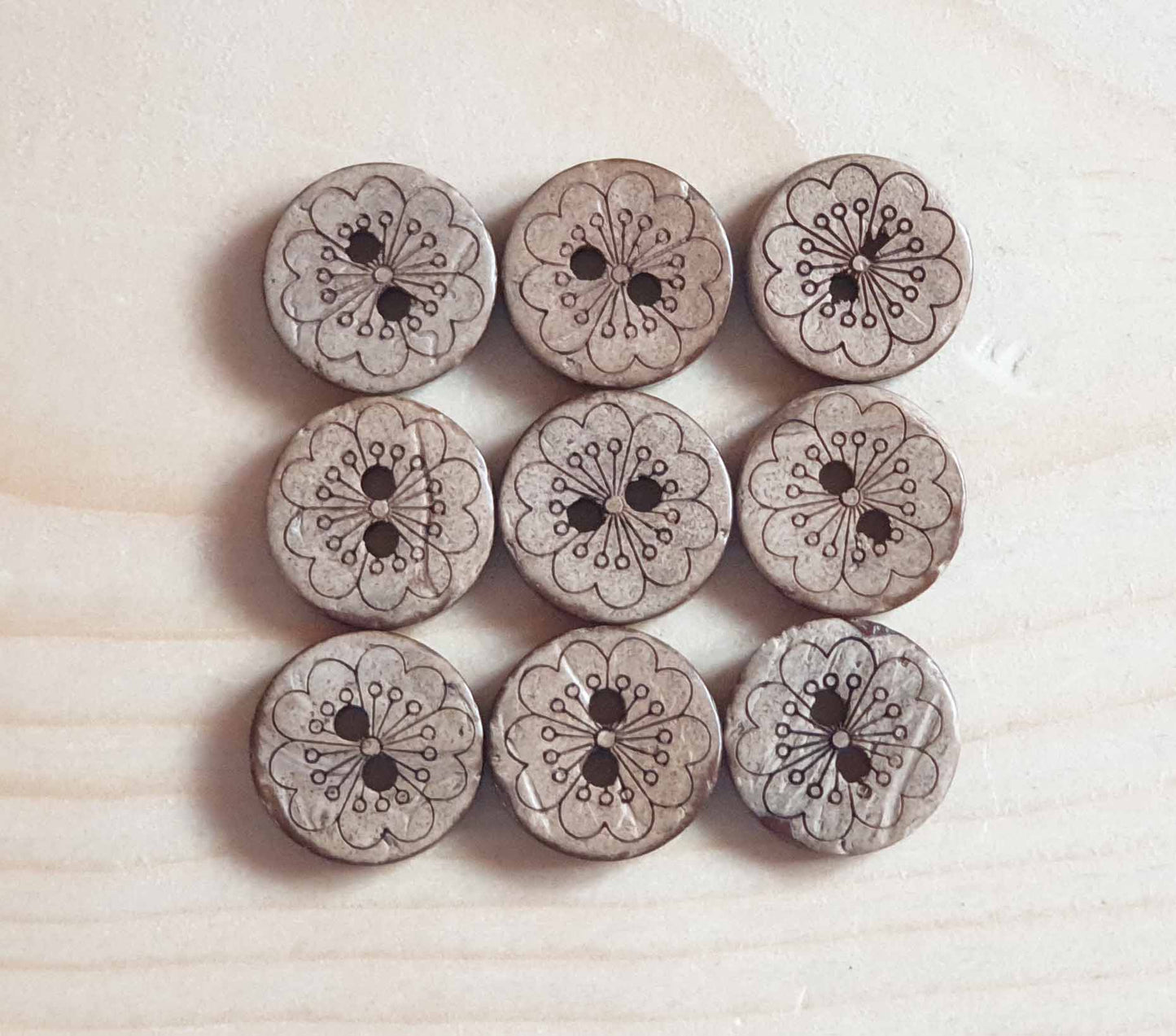 COCO AFRICAN VIOLETS / 12.5mm / Coconut Buttons / Sewing Buttons