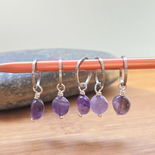 AMETHYST HAZE (Natural Stone & Stainless Steel) – Set of 5 Stitch Markers / Knitting Crochet Notions