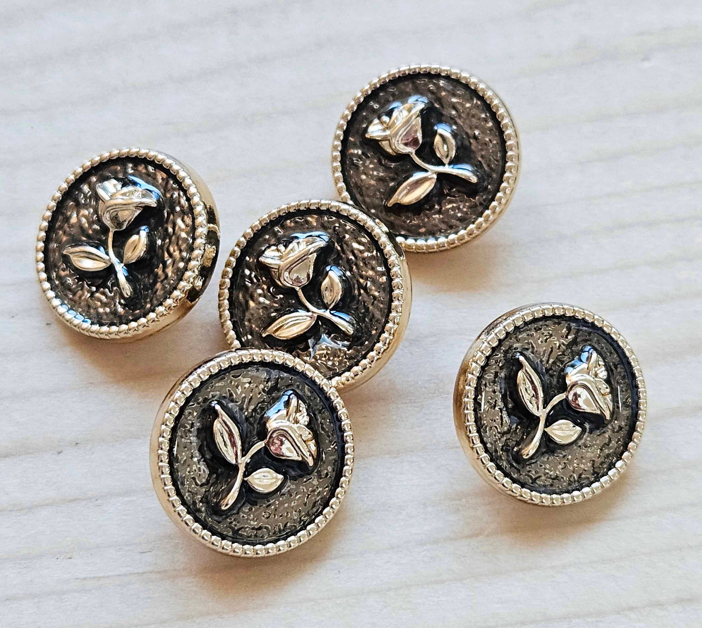 VINTAGE ROSE SHANK - Light Gold / 15-23mm / Set of 4 buttons / Metal Alloy Shank Buttons / Sewing Buttons