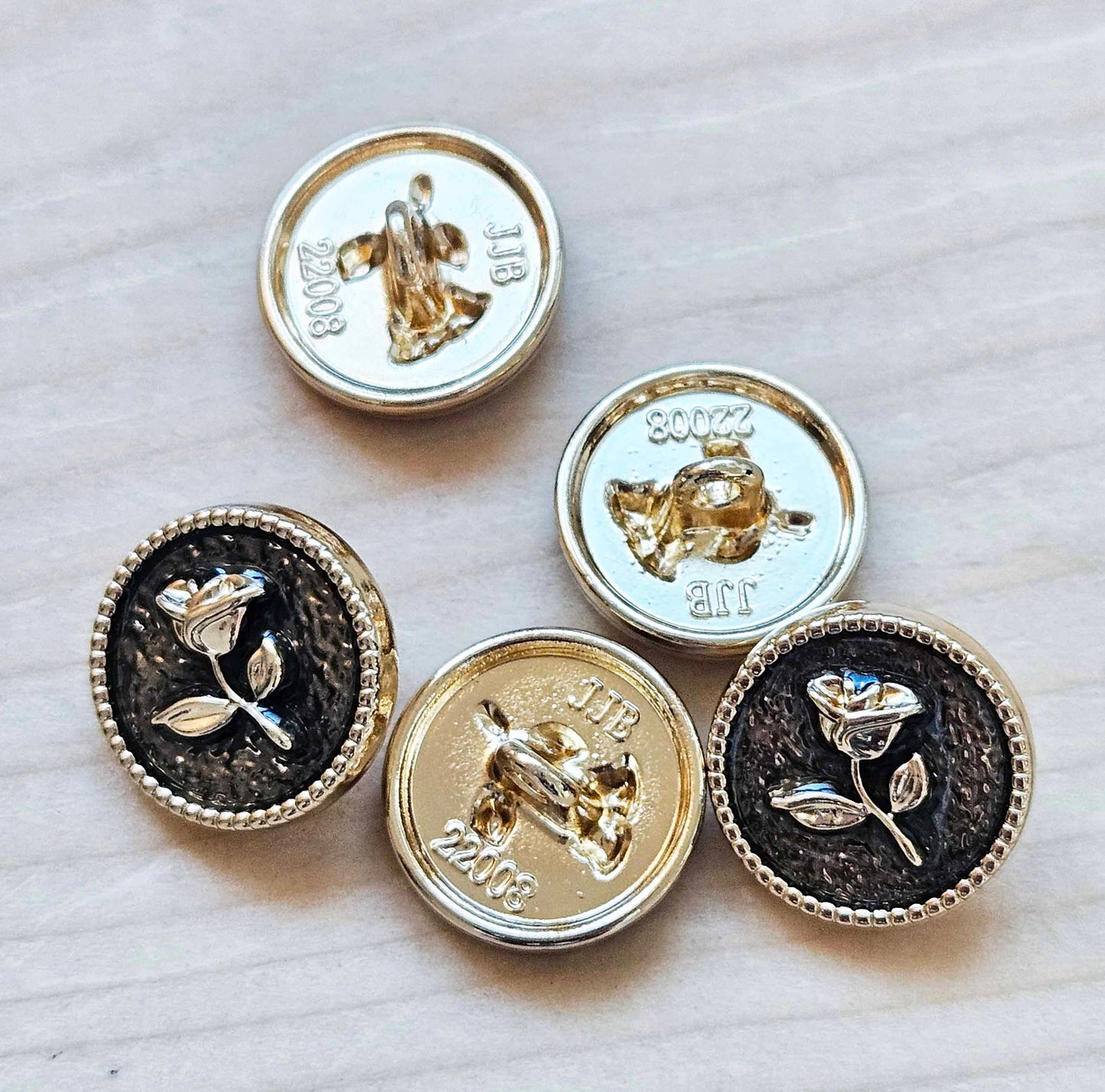 VINTAGE ROSE SHANK - Light Gold / 15-23mm / Set of 4 buttons / Metal Alloy Shank Buttons / Sewing Buttons