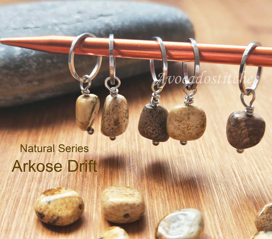 ARKOSE DRIFT (Natural Stone & Stainless Steel) – Set of 5 Stitch Markers / Knitting Crochet Notions