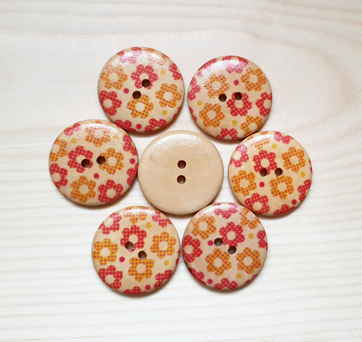 BABY DAISIES - RY Dots / 30mm / Set of 7 buttons / Wooden Buttons / Sewing Buttons