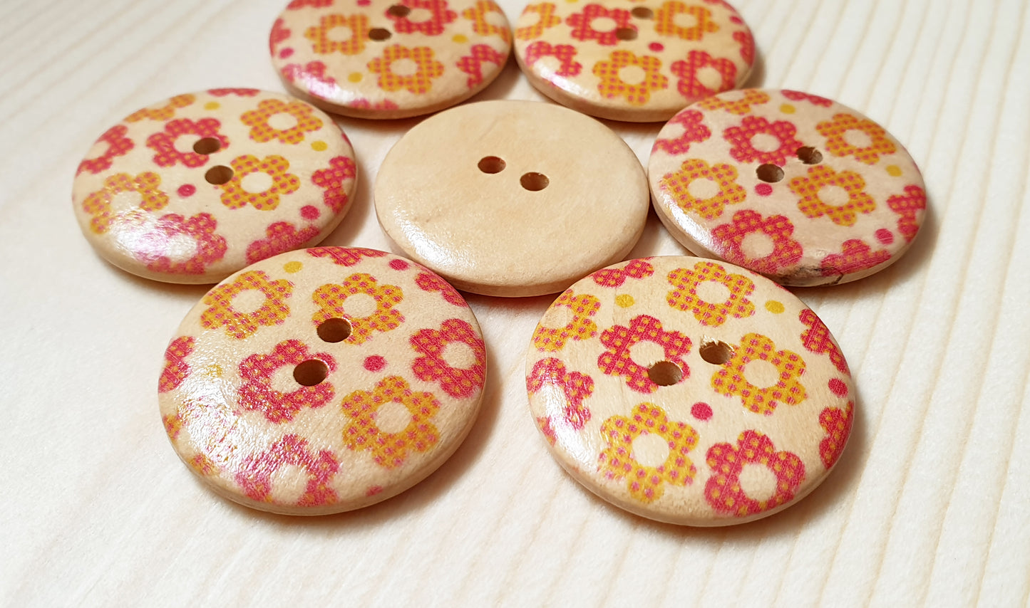 BABY DAISIES - RY Dots / 30mm / Set of 7 buttons / Wooden Buttons / Sewing Buttons