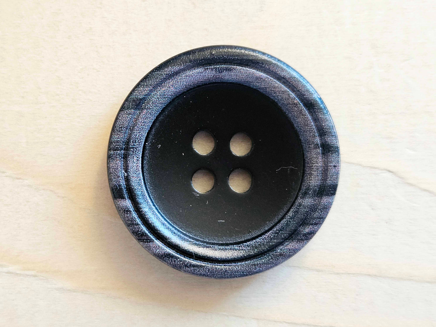 BLACK MARBLE EDGE / 25mm - 6 buttons / Resin Buttons / Sewing Buttons