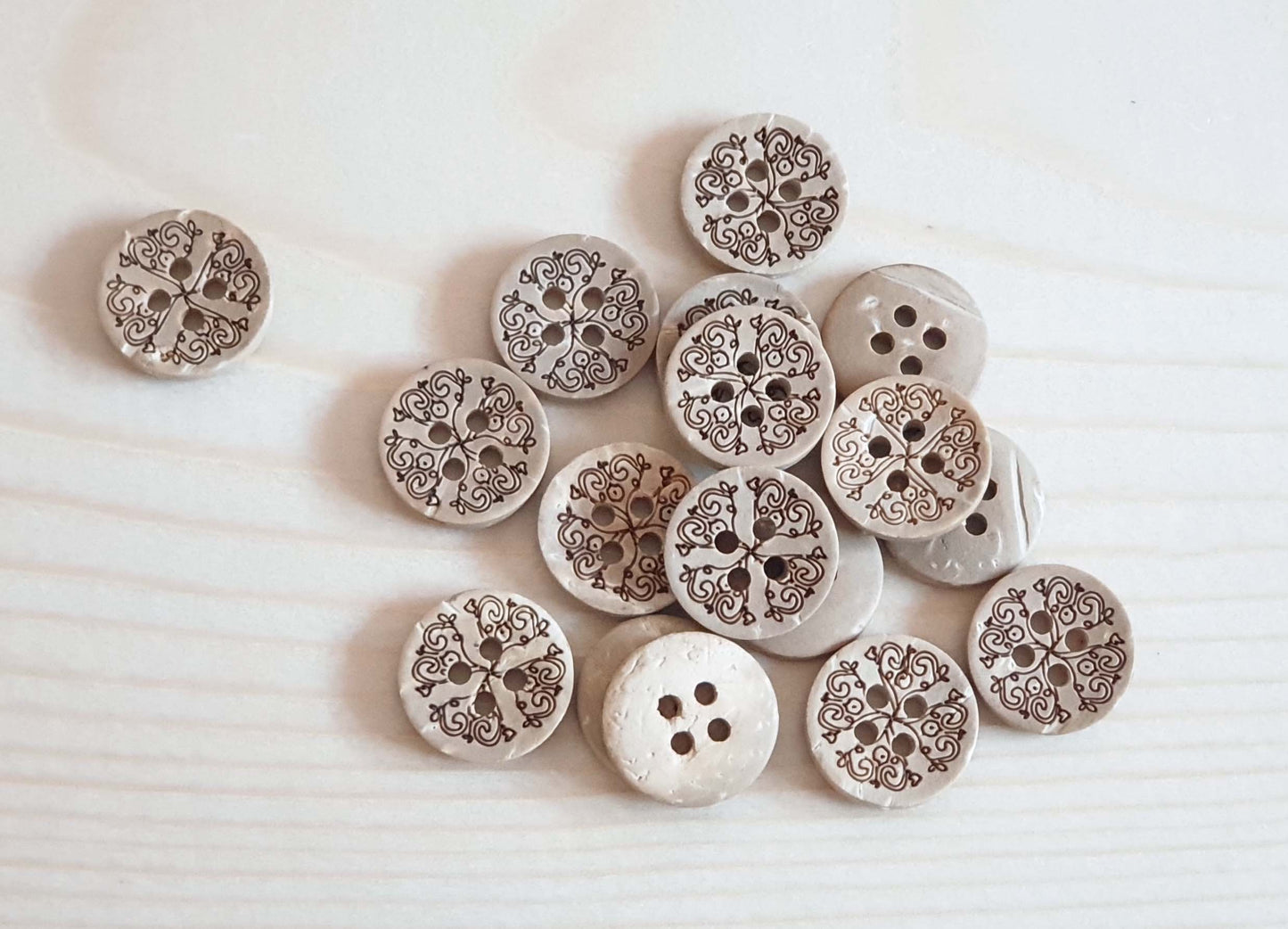 COCO BOHO / 13mm / Set of 8 buttons / Coconut Buttons / Sewing Buttons