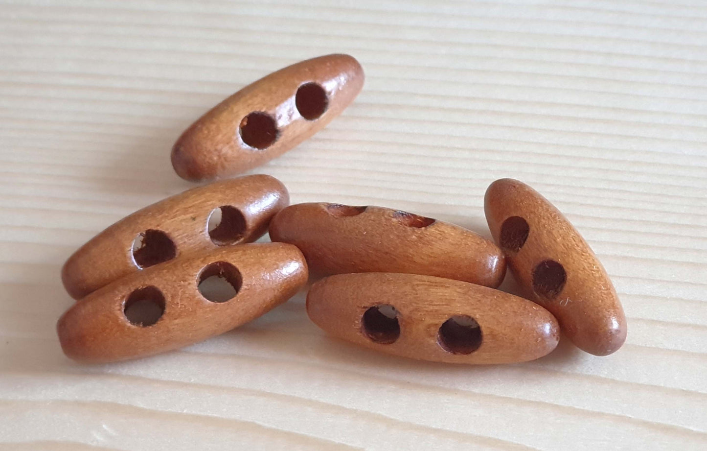 WOODEN TOGGLE CARAMEL BROWN / 30-50mm / Wooden Toggle Buttons / Sewing Buttons