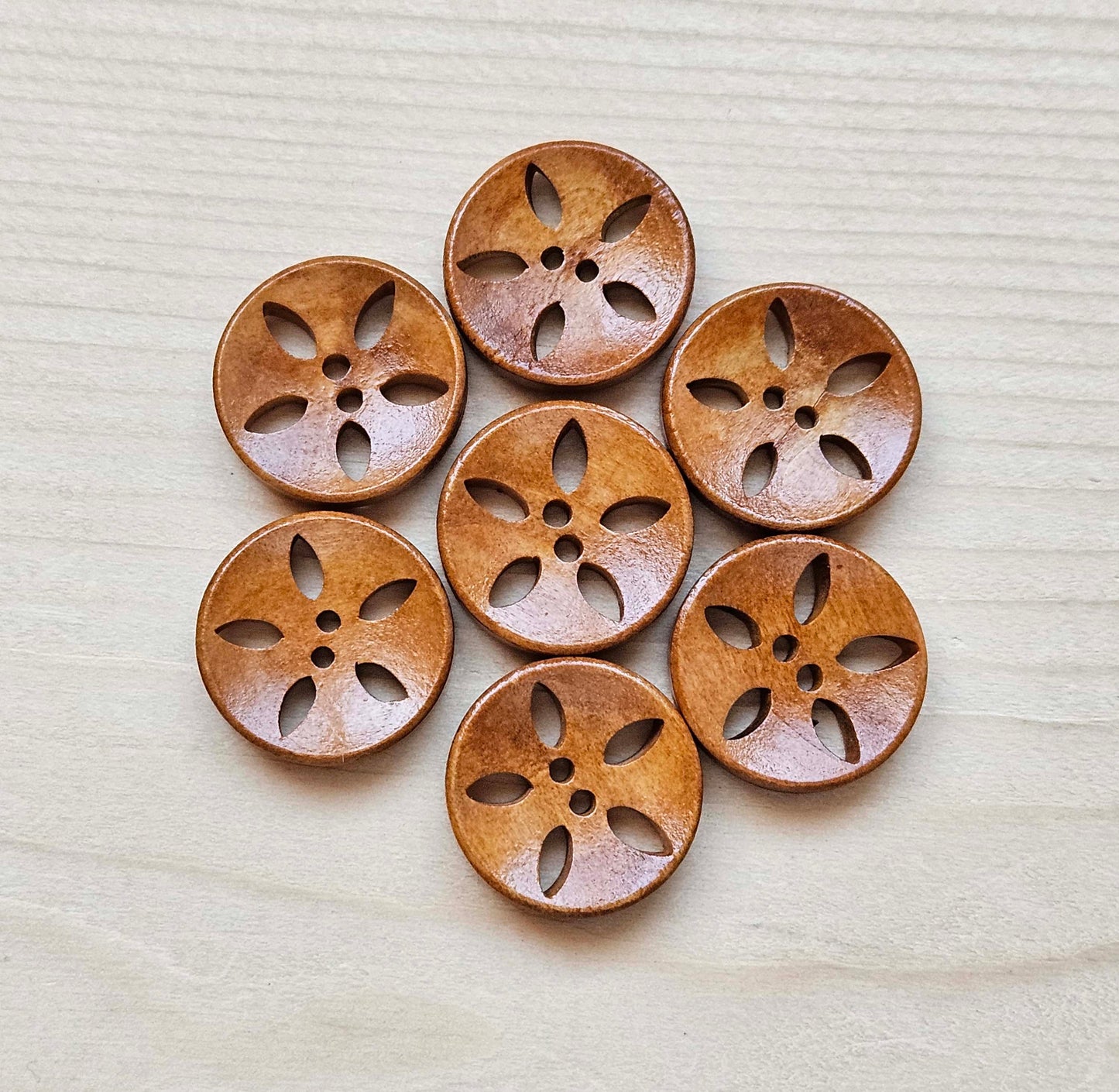 BRYONY / Light Brown 2-Hole Wooden Buttons / 20mm (Set of 6)
