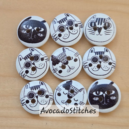 BLACK & WHITE CAT/ 15mm - 8 buttons / Wooden Buttons / Sewing Buttons
