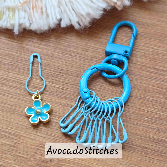 BABY BLUE DAISY / Stitch Markers with Matching Holder & Bulb Pins / 12 pieces / Knitting Crochet Stitch Markers Set / Notions