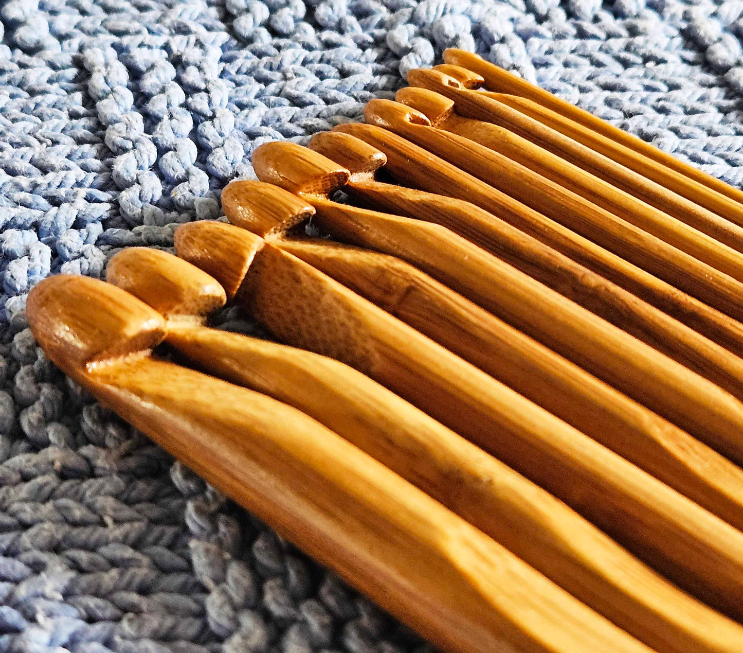 BAMBOO CROCHET HOOK Set / 15cm - 12 pieces / Carbonized Bamboo Hooks / Crochet Tools