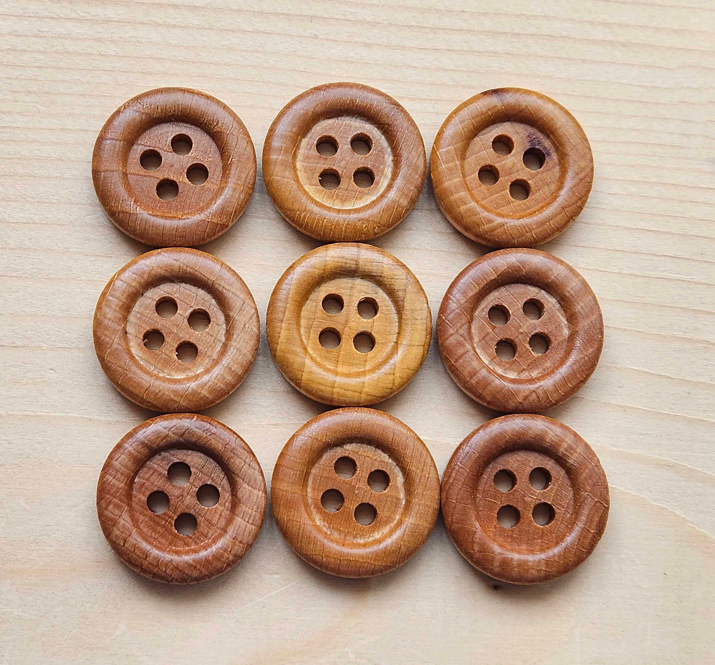 Made in Italy 4-HOLE CLASSIC BEECH WOOD / 23mm / Set of 4 buttons / Wooden Buttons / Sewing Buttons