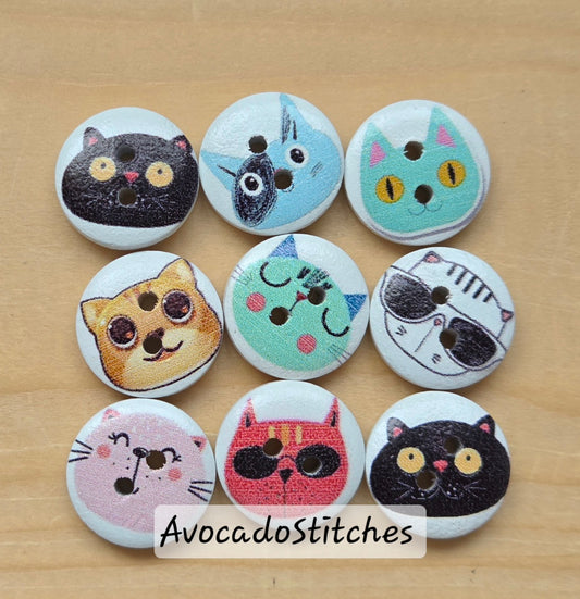 BIG HEAD MEOWS / 15mm - 8 buttons / Wooden Buttons / Sewing Buttons
