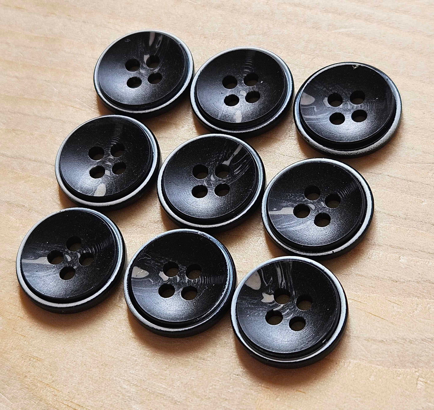 BLACK SWAN / 15mm - 6 buttons / Resin Buttons / Sewing Buttons