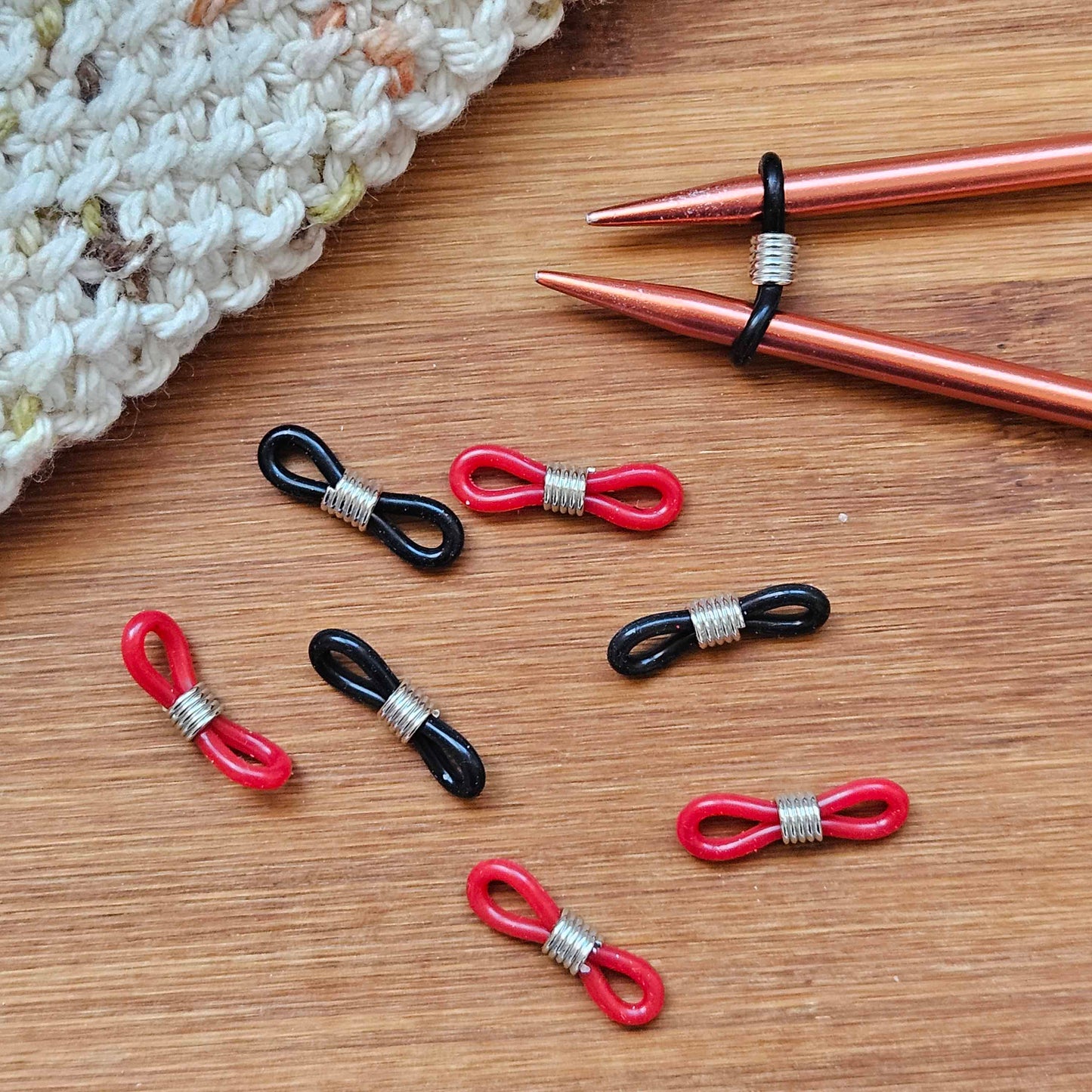 BLACK & RED KNITTING NEEDLE HUGGERS / 8 pcs / Stitch Huggers / Notions