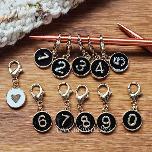 BLACK NUMBERED & White Heart / 11pcs / Numbered Stitch Markers / Row Counter Markers / Crochet Knitting Stitch Markers / Notions