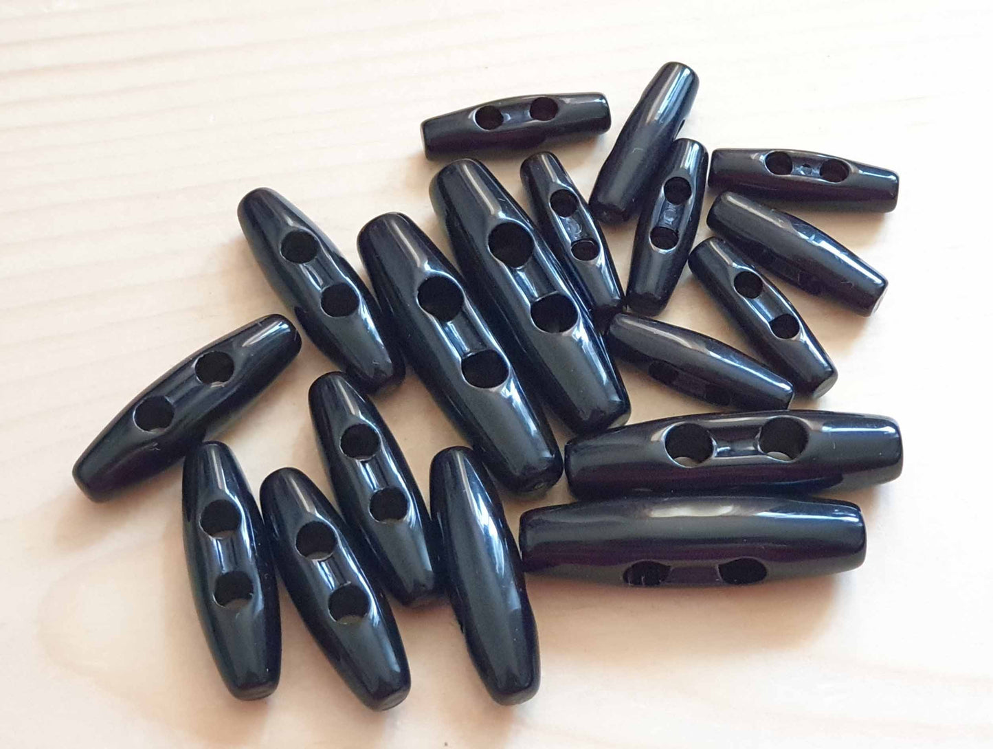 RESIN TOGGLE BLACK  / 24-38mm / Resin Buttons / Sewing Buttons