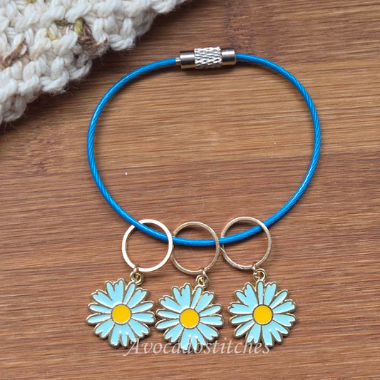 BLUE DAISY – 4 pieces / Knitting Crochet Stitch Markers with Stainless Steel Chain Holder / Notions