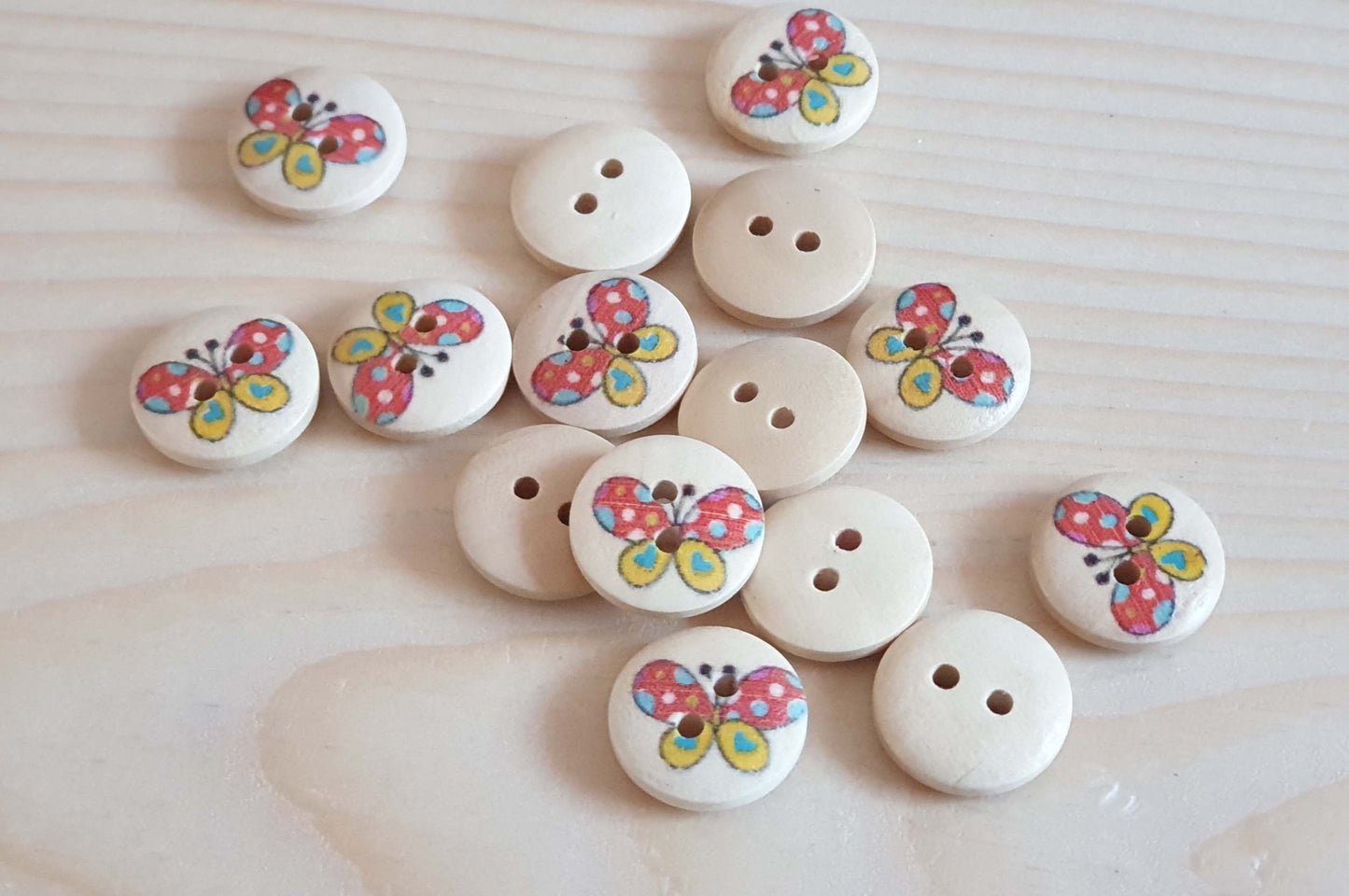 BUTTERFLY / 15mm / Wooden Buttons / Sewing Buttons