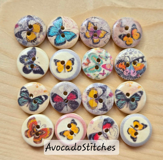 BUTTERLY MEADOW / 15mm - 8 buttons / Wooden Buttons / Sewing Buttons