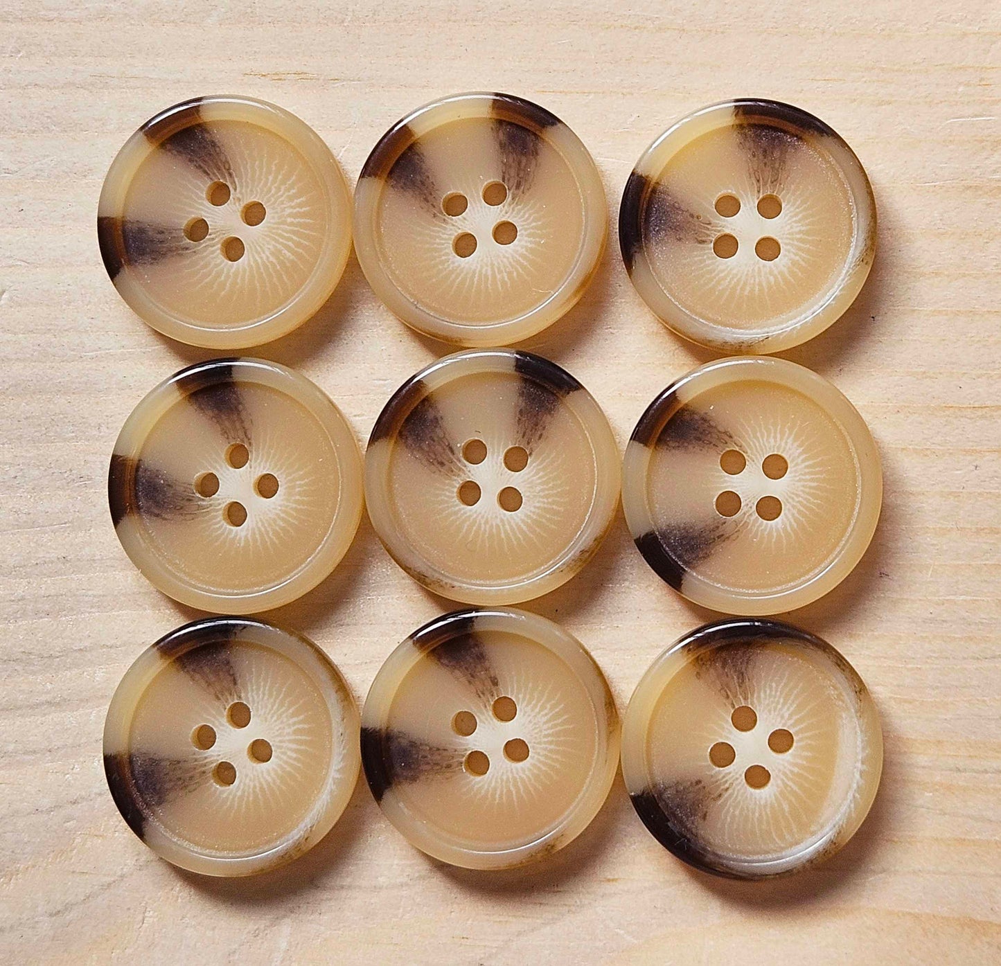 CARAMEL LEOPARD / 23mm - 6 buttons / Resin Buttons / Sewing Buttons