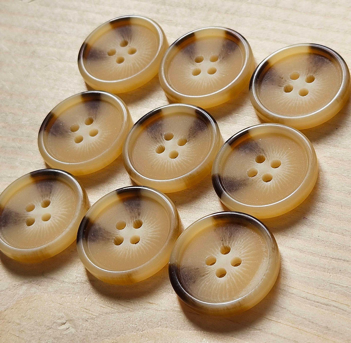 CARAMEL LEOPARD / 23mm - 6 buttons / Resin Buttons / Sewing Buttons