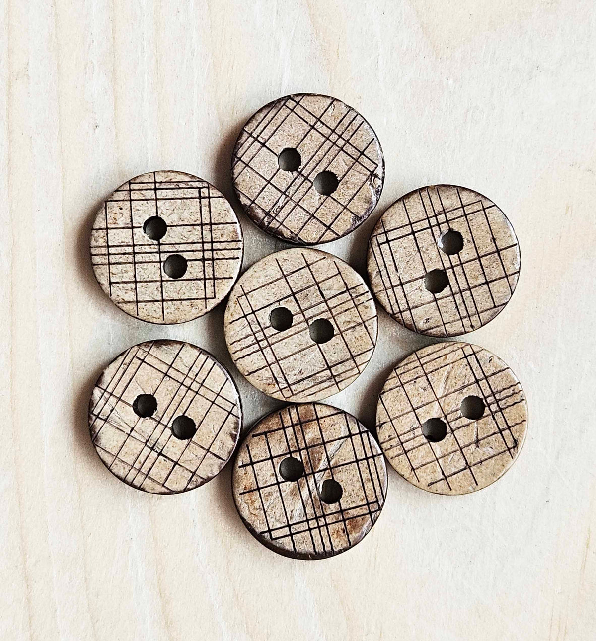Clearance // COCO CHECKERS / Coconut Buttons / 12.5mm (Set of 8)
